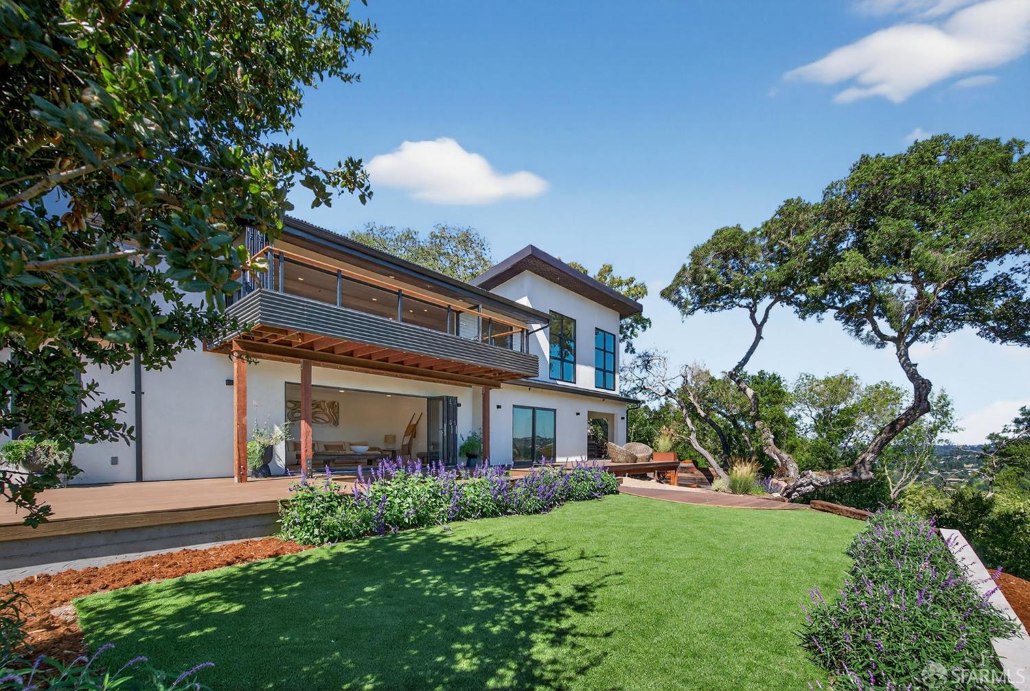 Detail Gallery Image 23 of 31 For 205 Crestview Dr, Orinda,  CA 94563 - 6 Beds | 6/1 Baths