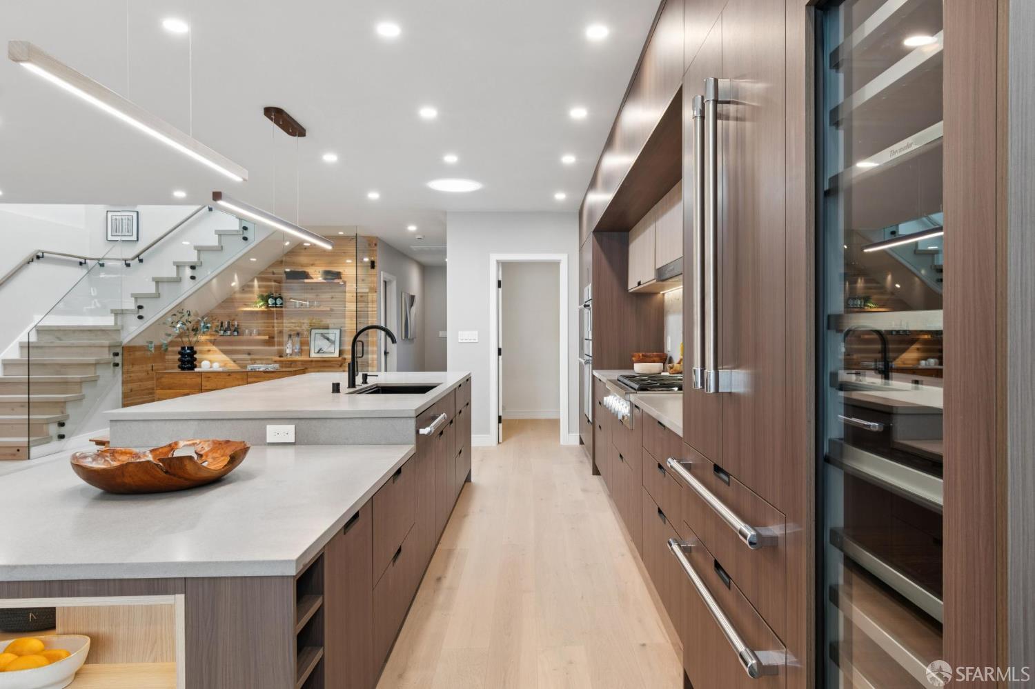 Detail Gallery Image 16 of 99 For 2042 23rd Ave, San Francisco,  CA 94116 - 3 Beds | 3/1 Baths