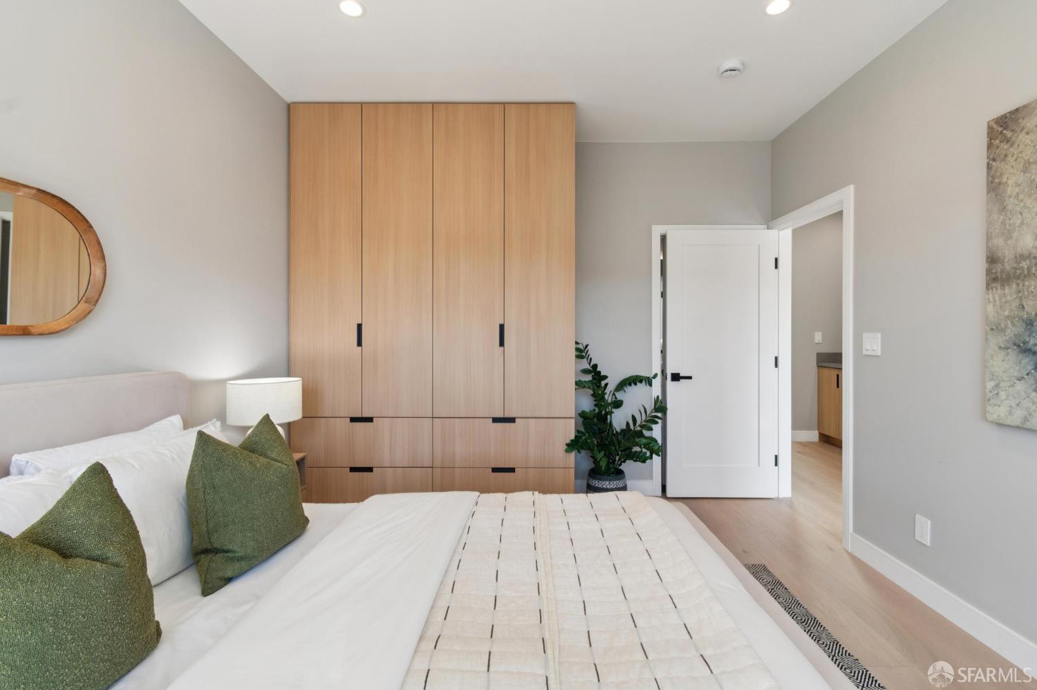 Detail Gallery Image 80 of 99 For 2042 23rd Ave, San Francisco,  CA 94116 - 3 Beds | 3/1 Baths