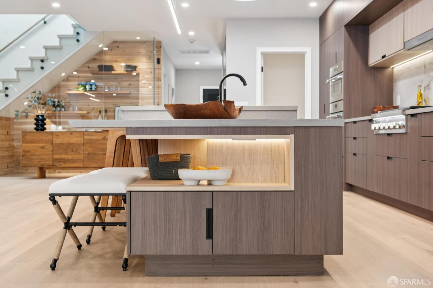 Detail Gallery Image 15 of 99 For 2042 23rd Ave, San Francisco,  CA 94116 - 3 Beds | 3/1 Baths