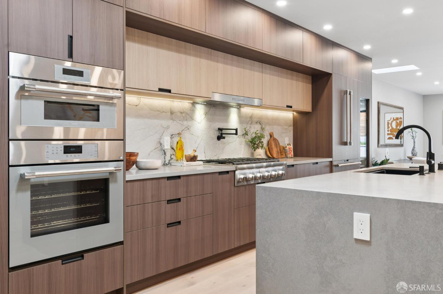 Detail Gallery Image 20 of 99 For 2042 23rd Ave, San Francisco,  CA 94116 - 3 Beds | 3/1 Baths