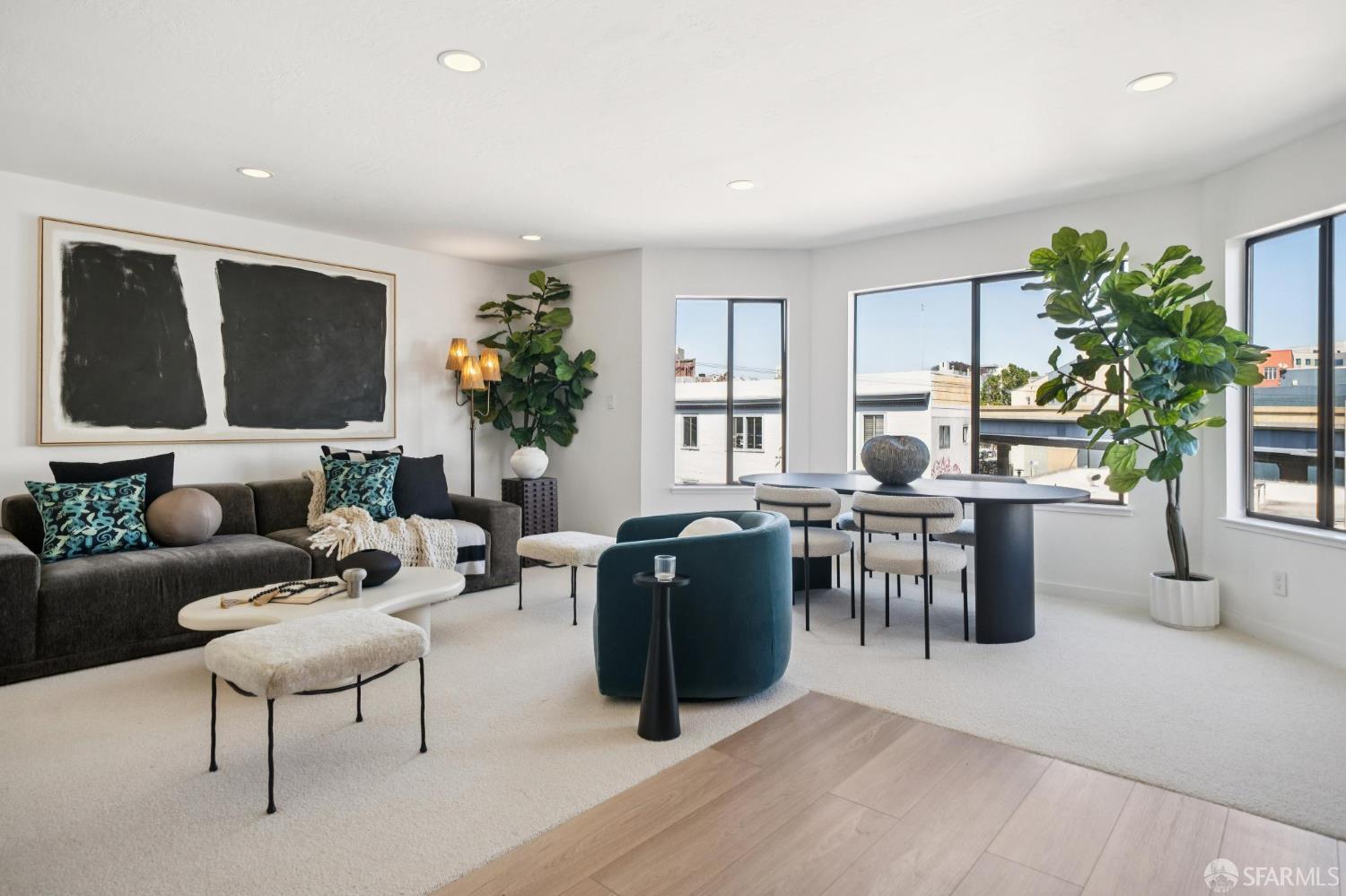 Photo #3: 425057647 Listing 