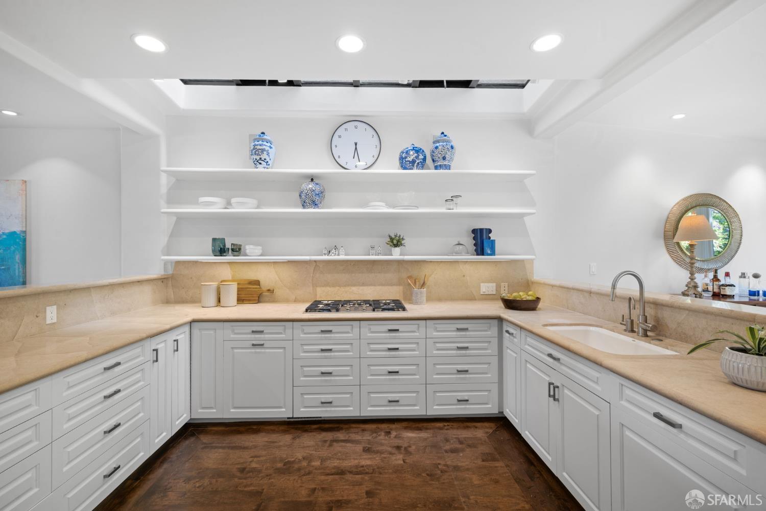 Detail Gallery Image 15 of 73 For 2341 Leavenworth St, San Francisco,  CA 94133 - 4 Beds | 4 Baths