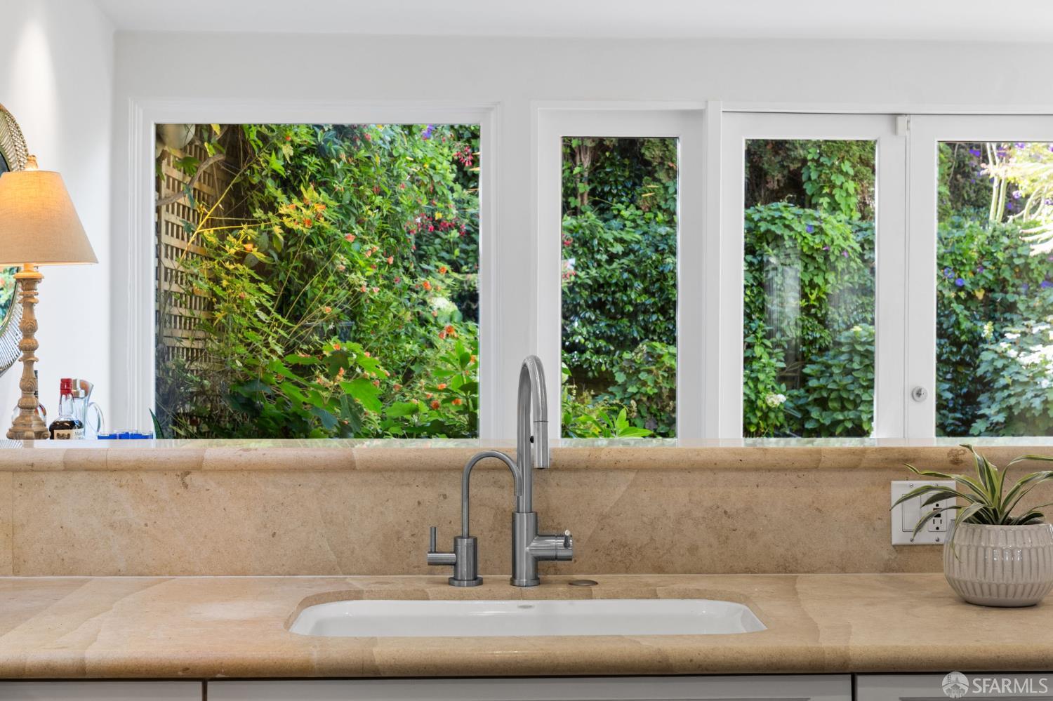 Detail Gallery Image 17 of 73 For 2341 Leavenworth St, San Francisco,  CA 94133 - 4 Beds | 4 Baths