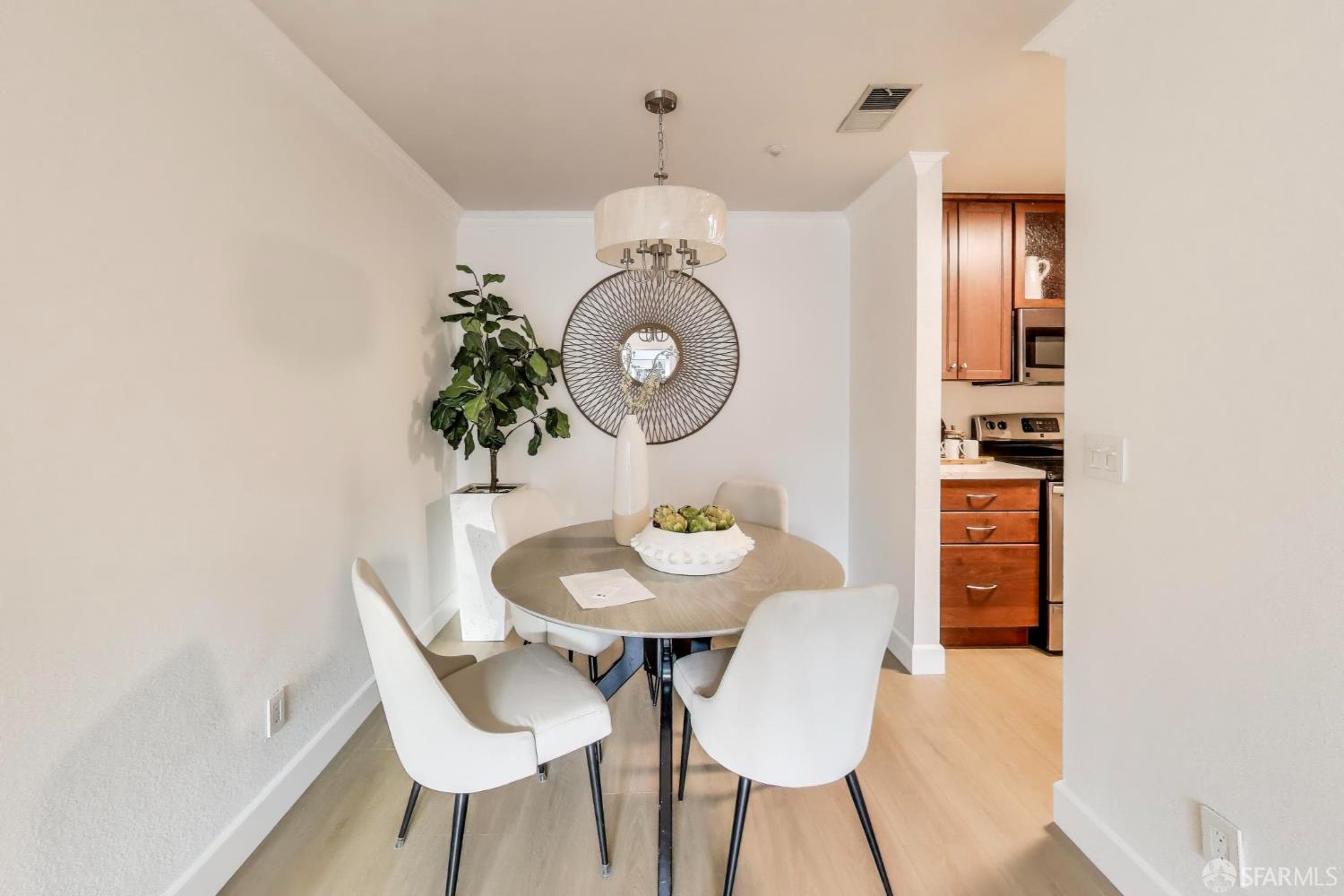 Detail Gallery Image 4 of 34 For 3183 Wayside Plz #308,  Walnut Creek,  CA 94597 - 2 Beds | 2 Baths