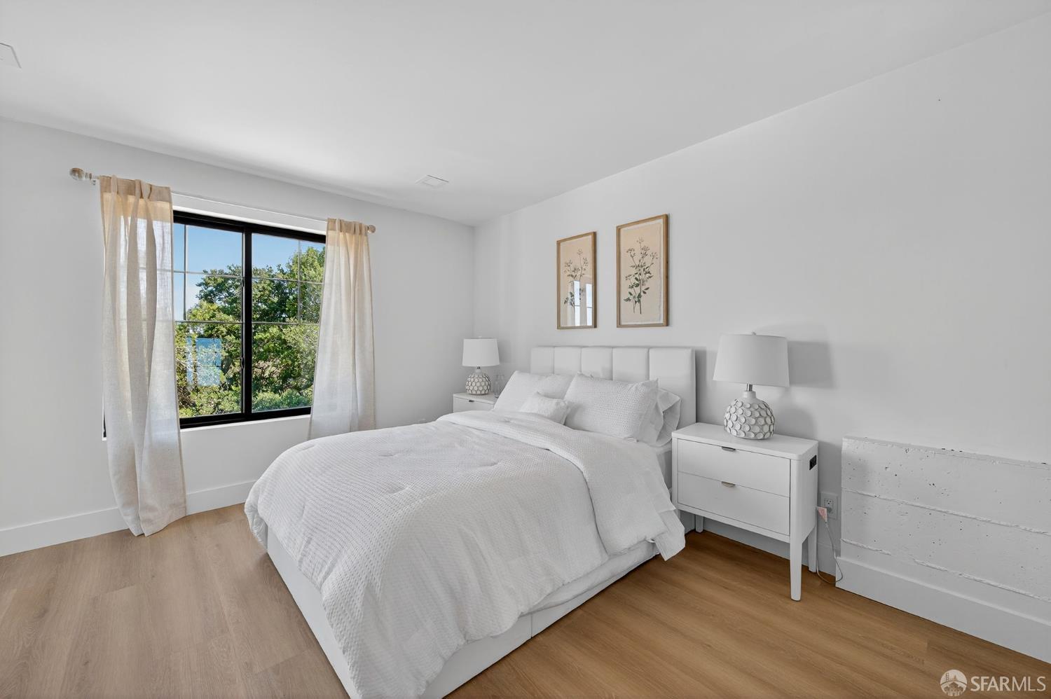 Detail Gallery Image 27 of 31 For 205 Crestview Dr, Orinda,  CA 94563 - 6 Beds | 6/1 Baths