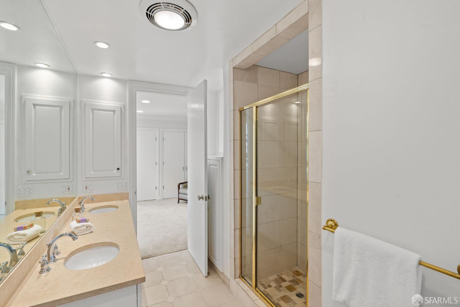 Detail Gallery Image 52 of 73 For 2341 Leavenworth St, San Francisco,  CA 94133 - 4 Beds | 4 Baths