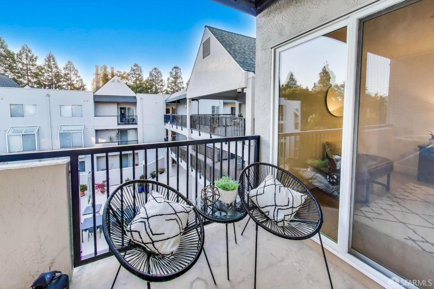 Detail Gallery Image 15 of 34 For 3183 Wayside Plz #308,  Walnut Creek,  CA 94597 - 2 Beds | 2 Baths