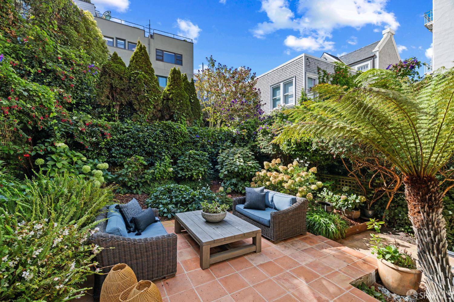 Detail Gallery Image 29 of 73 For 2341 Leavenworth St, San Francisco,  CA 94133 - 4 Beds | 4 Baths