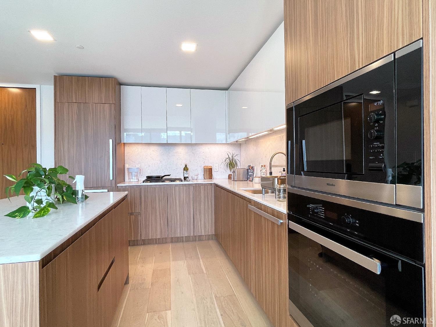 Photo #3: 425076052 Listing 