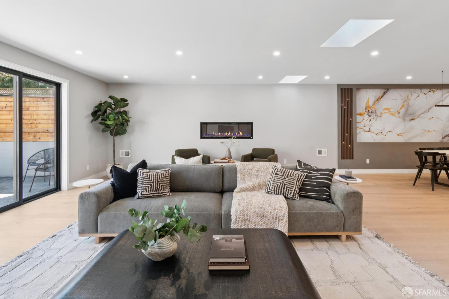 Detail Gallery Image 28 of 99 For 2042 23rd Ave, San Francisco,  CA 94116 - 3 Beds | 3/1 Baths