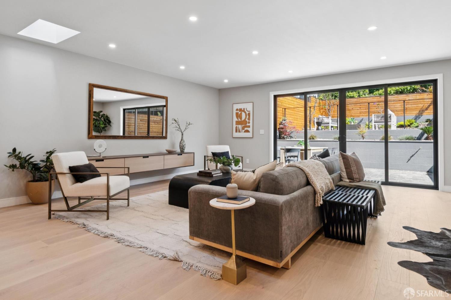 Detail Gallery Image 24 of 99 For 2042 23rd Ave, San Francisco,  CA 94116 - 3 Beds | 3/1 Baths