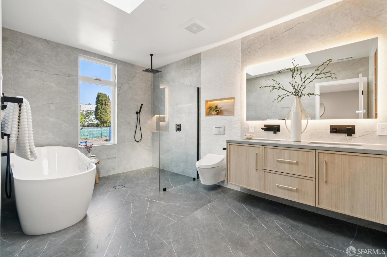 Detail Gallery Image 59 of 99 For 2042 23rd Ave, San Francisco,  CA 94116 - 3 Beds | 3/1 Baths