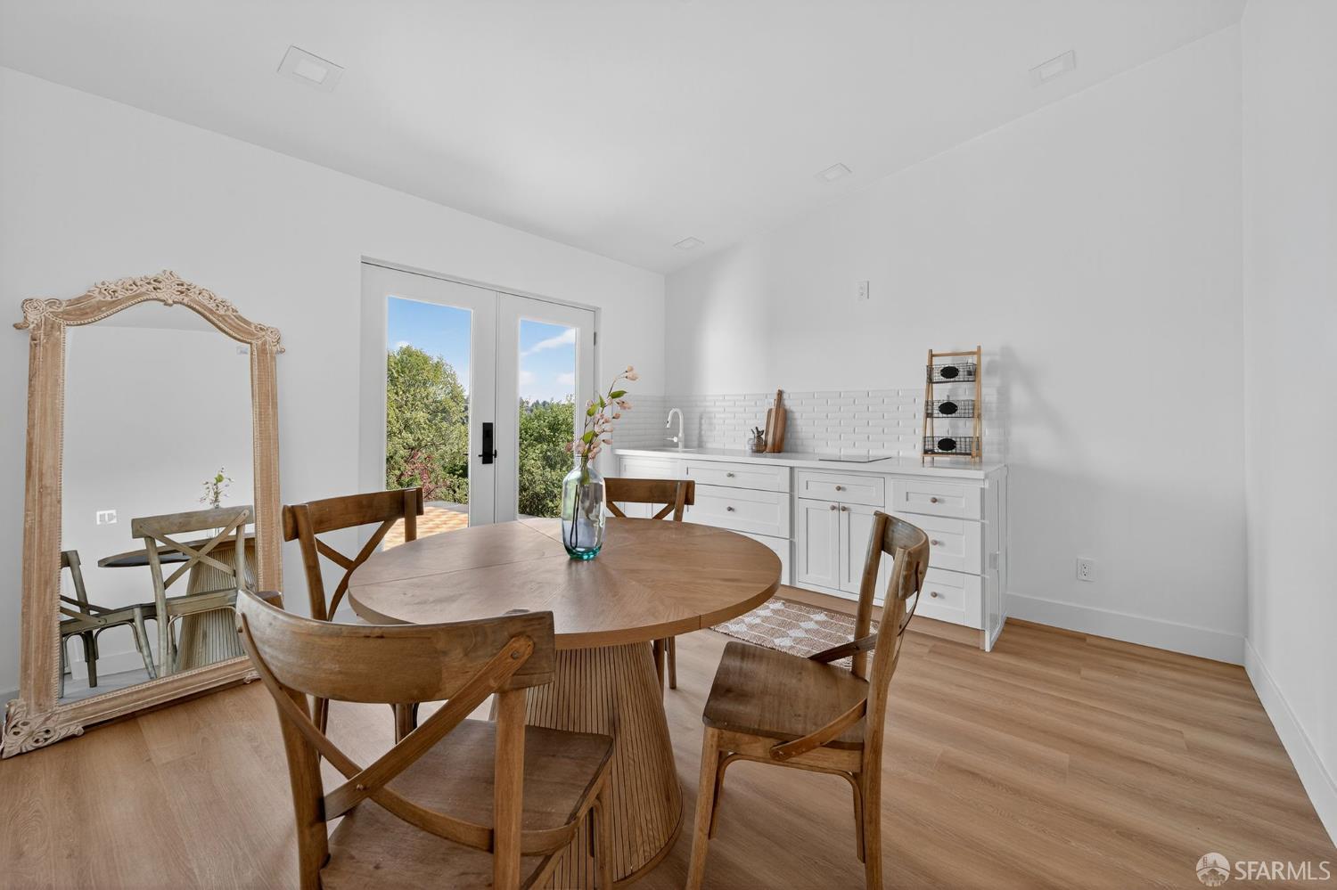 Detail Gallery Image 25 of 31 For 205 Crestview Dr, Orinda,  CA 94563 - 6 Beds | 6/1 Baths