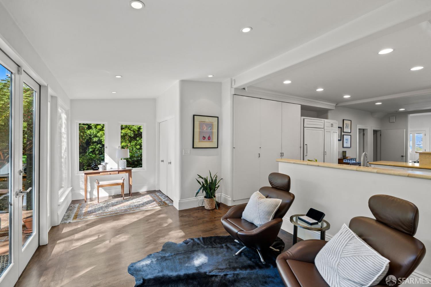 Detail Gallery Image 24 of 73 For 2341 Leavenworth St, San Francisco,  CA 94133 - 4 Beds | 4 Baths