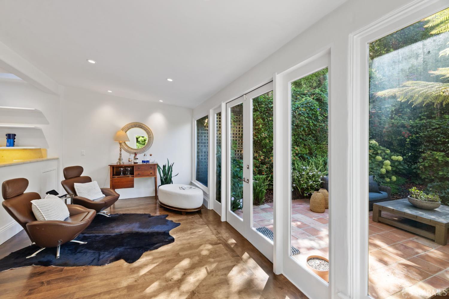 Detail Gallery Image 19 of 73 For 2341 Leavenworth St, San Francisco,  CA 94133 - 4 Beds | 4 Baths