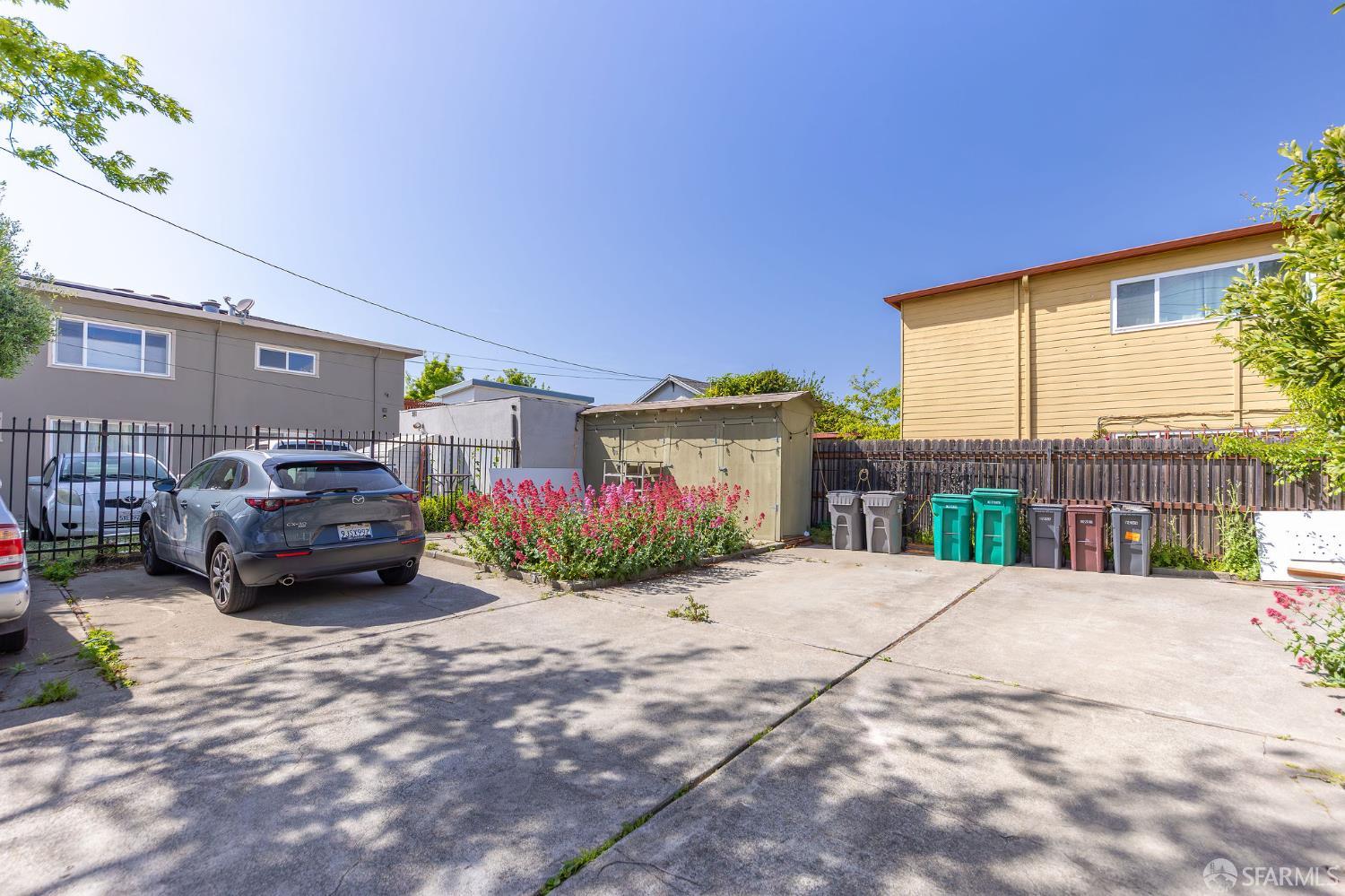 Detail Gallery Image 26 of 26 For 902 40th St, Oakland,  CA 94608 - 2 Beds | 1 Baths