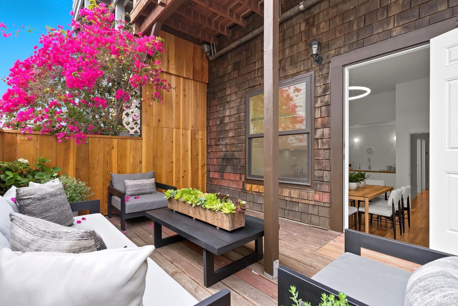 Photo #4: 425076217 Listing 