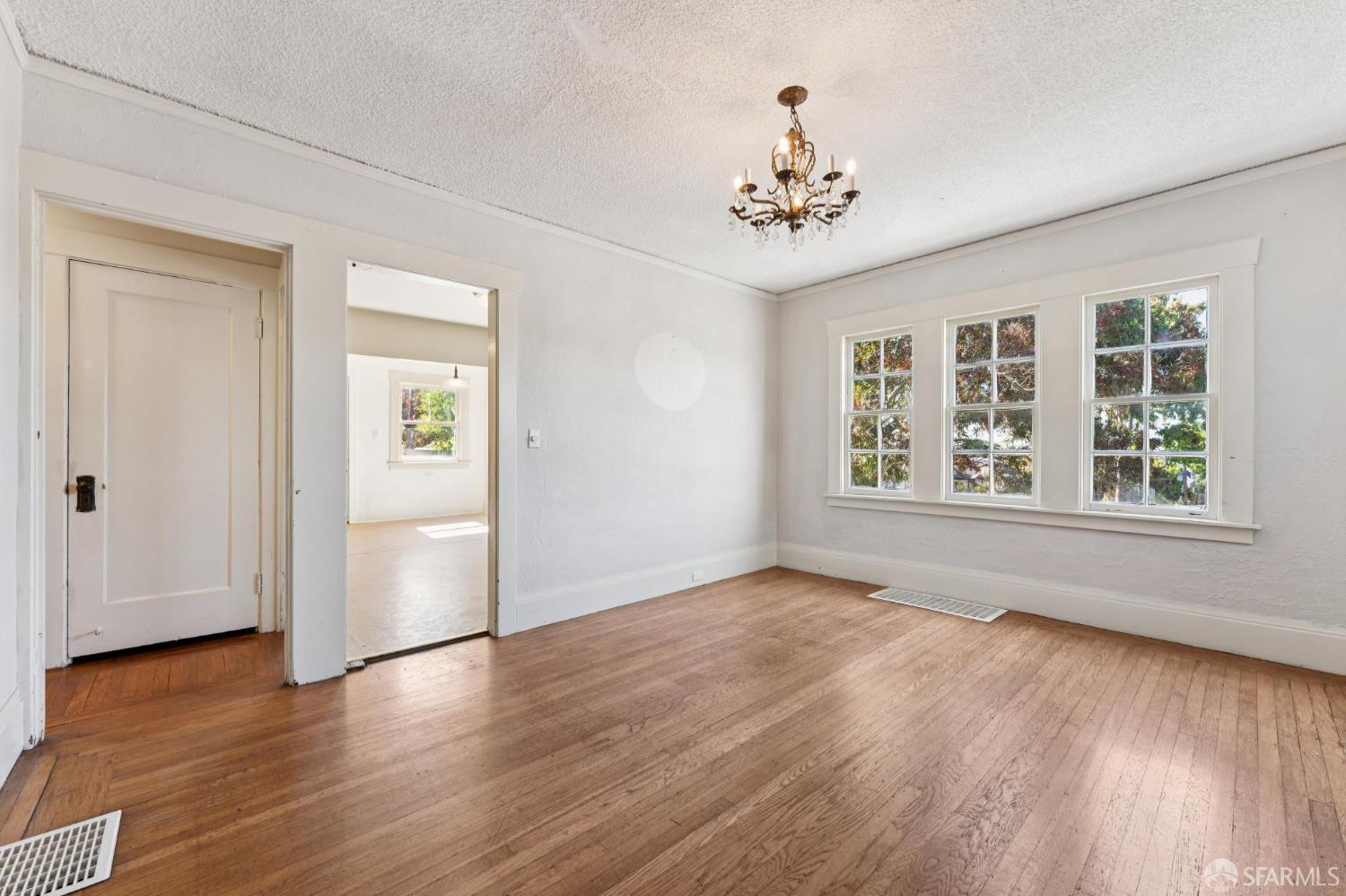 Detail Gallery Image 13 of 59 For 3900 Laurel Ave, Oakland,  CA 94602 - 2 Beds | 1 Baths