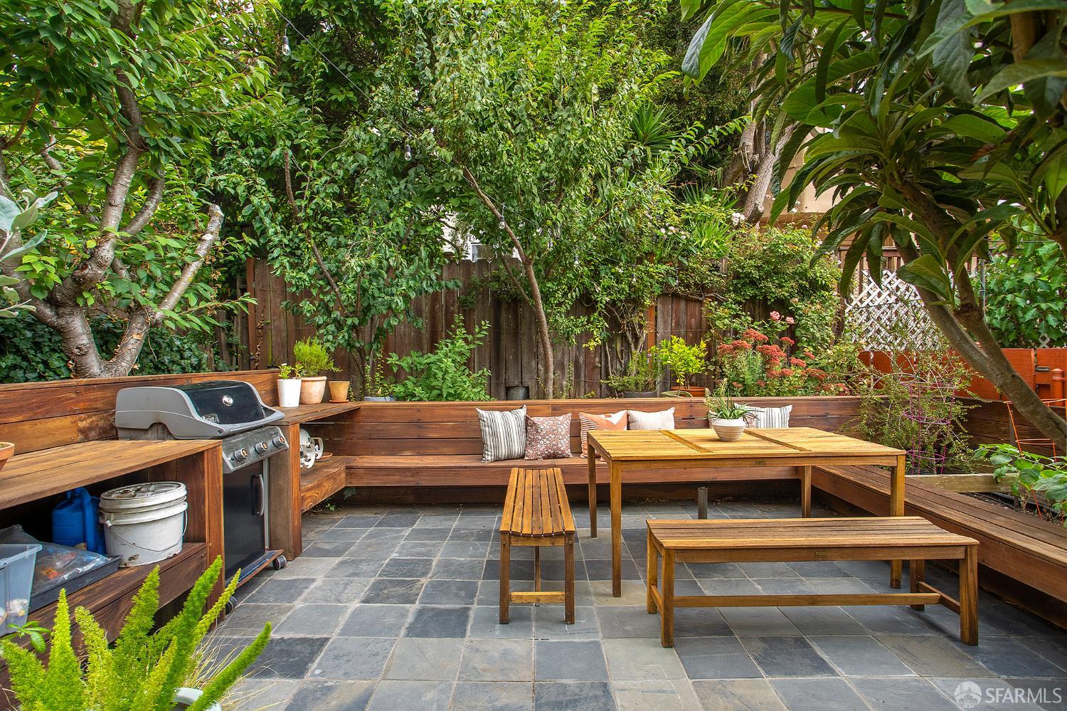 Detail Gallery Image 22 of 22 For 16 Henry St, San Francisco,  CA 94114 - 2 Beds | 1 Baths