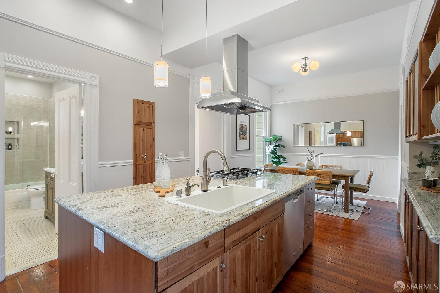 Detail Gallery Image 11 of 22 For 16 Henry St, San Francisco,  CA 94114 - 2 Beds | 1 Baths