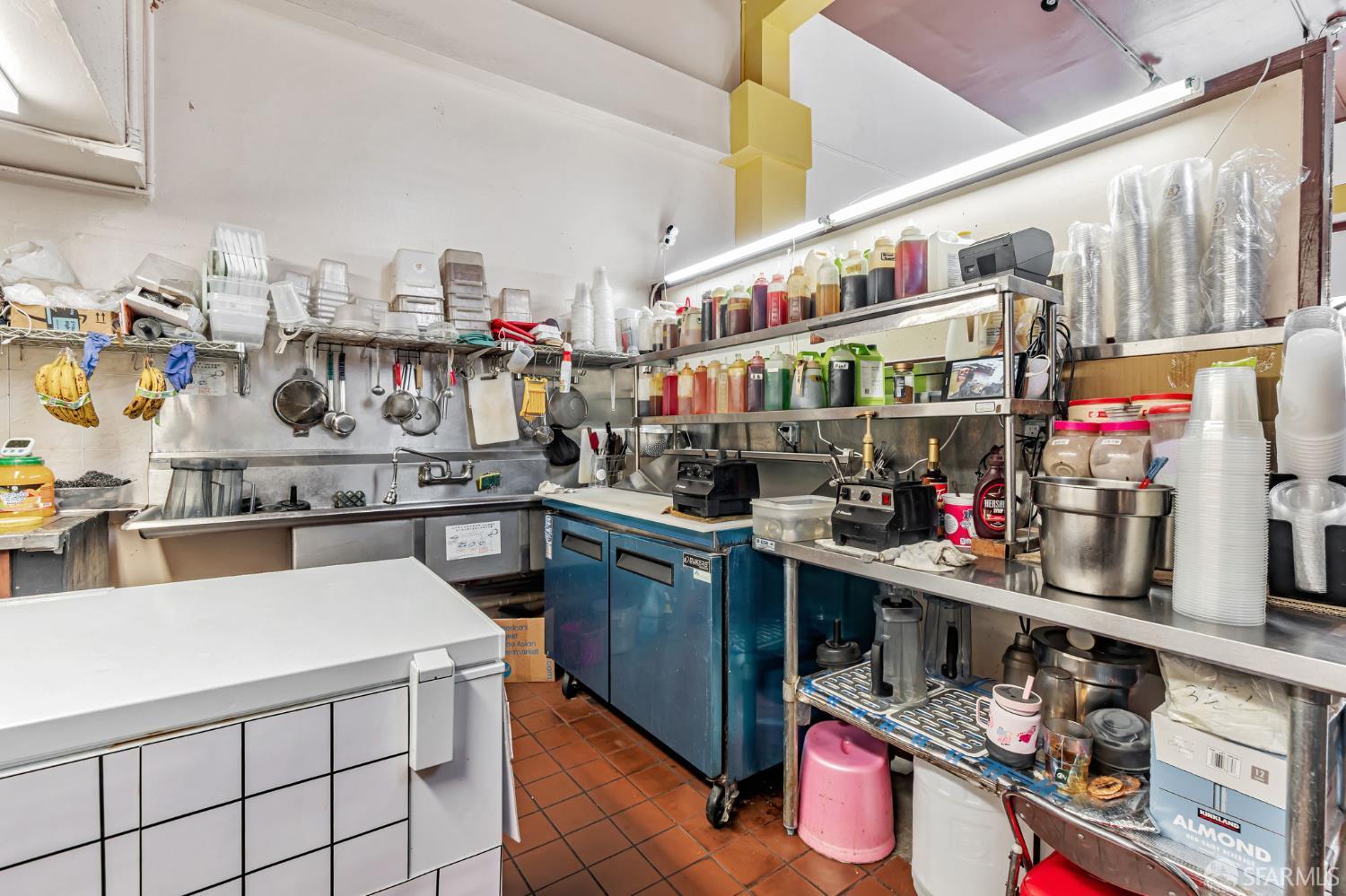 Detail Gallery Image 32 of 46 For 2201 Clement St, San Francisco,  CA 94121 - – Beds | – Baths