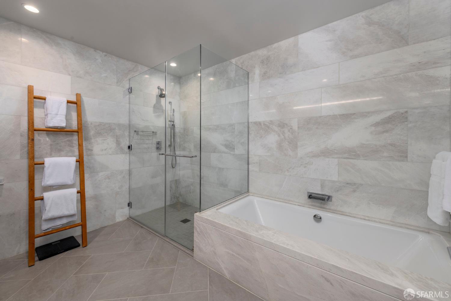 Photo #22: 425074549 Listing: Photo #22