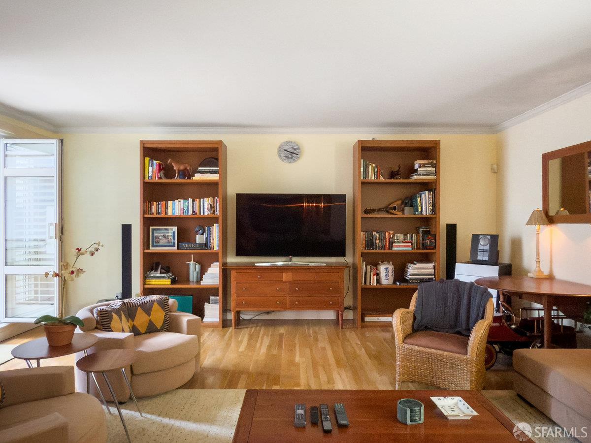 Photo #2: 425076255 Listing: Photo #2