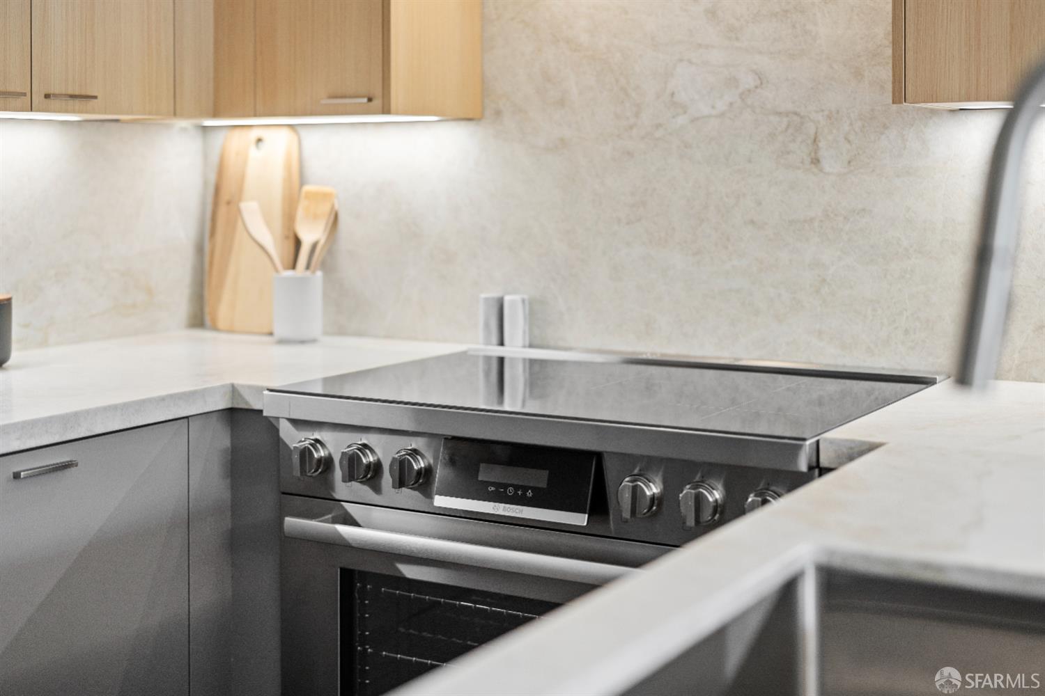 Detail Gallery Image 21 of 55 For 37 Los Altos Sqr, Los Altos,  CA 94022 - 2 Beds | 2/1 Baths