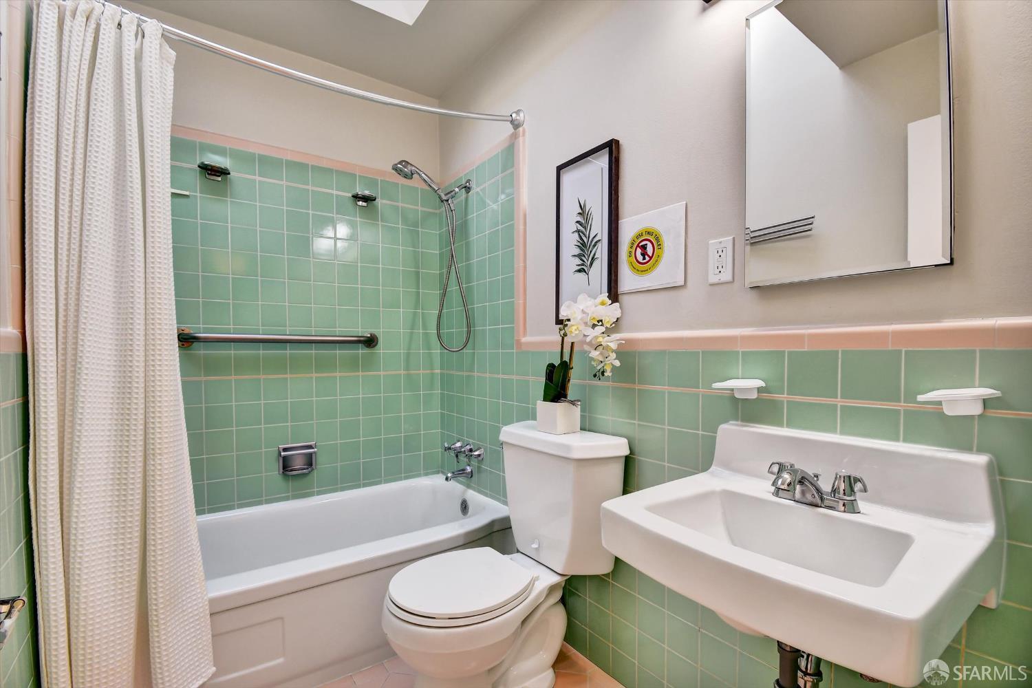 Detail Gallery Image 26 of 40 For 19 Robinson Dr, San Francisco,  CA 94112 - 3 Beds | 2 Baths