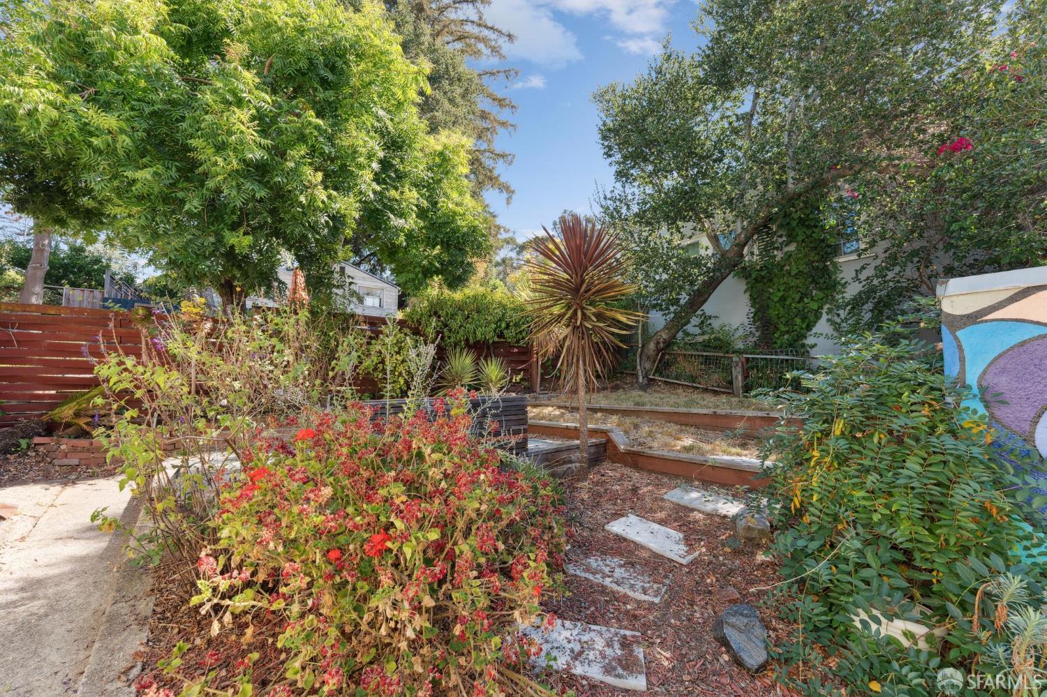 Detail Gallery Image 50 of 59 For 3900 Laurel Ave, Oakland,  CA 94602 - 2 Beds | 1 Baths