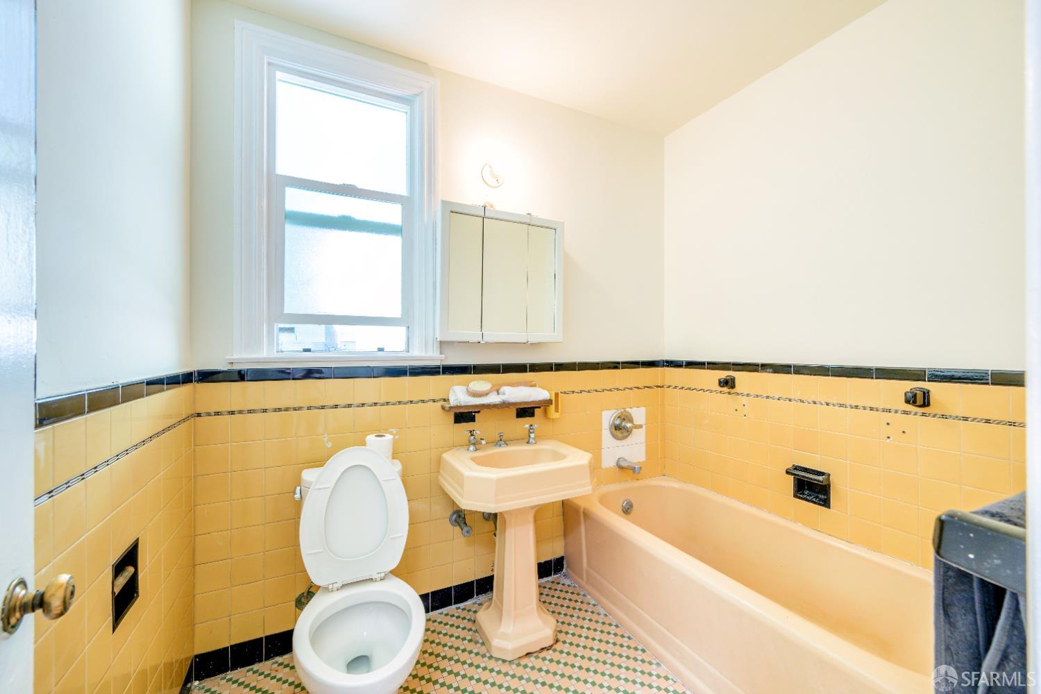 Detail Gallery Image 34 of 55 For 225 Cotter St, San Francisco,  CA 94112 - 3 Beds | 1 Baths