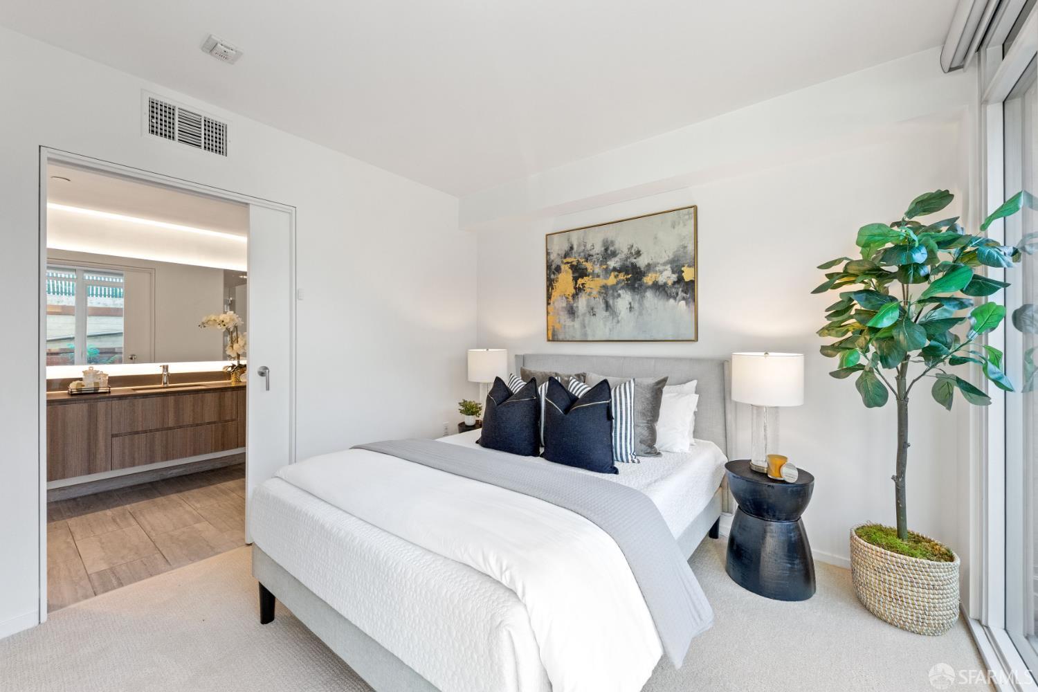 Photo #8: 425059640 Listing: Photo #8