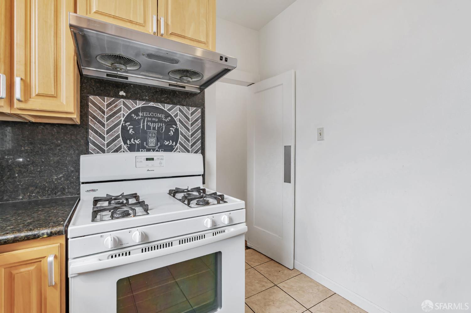 Detail Gallery Image 7 of 46 For 2201 Clement St, San Francisco,  CA 94121 - – Beds | – Baths