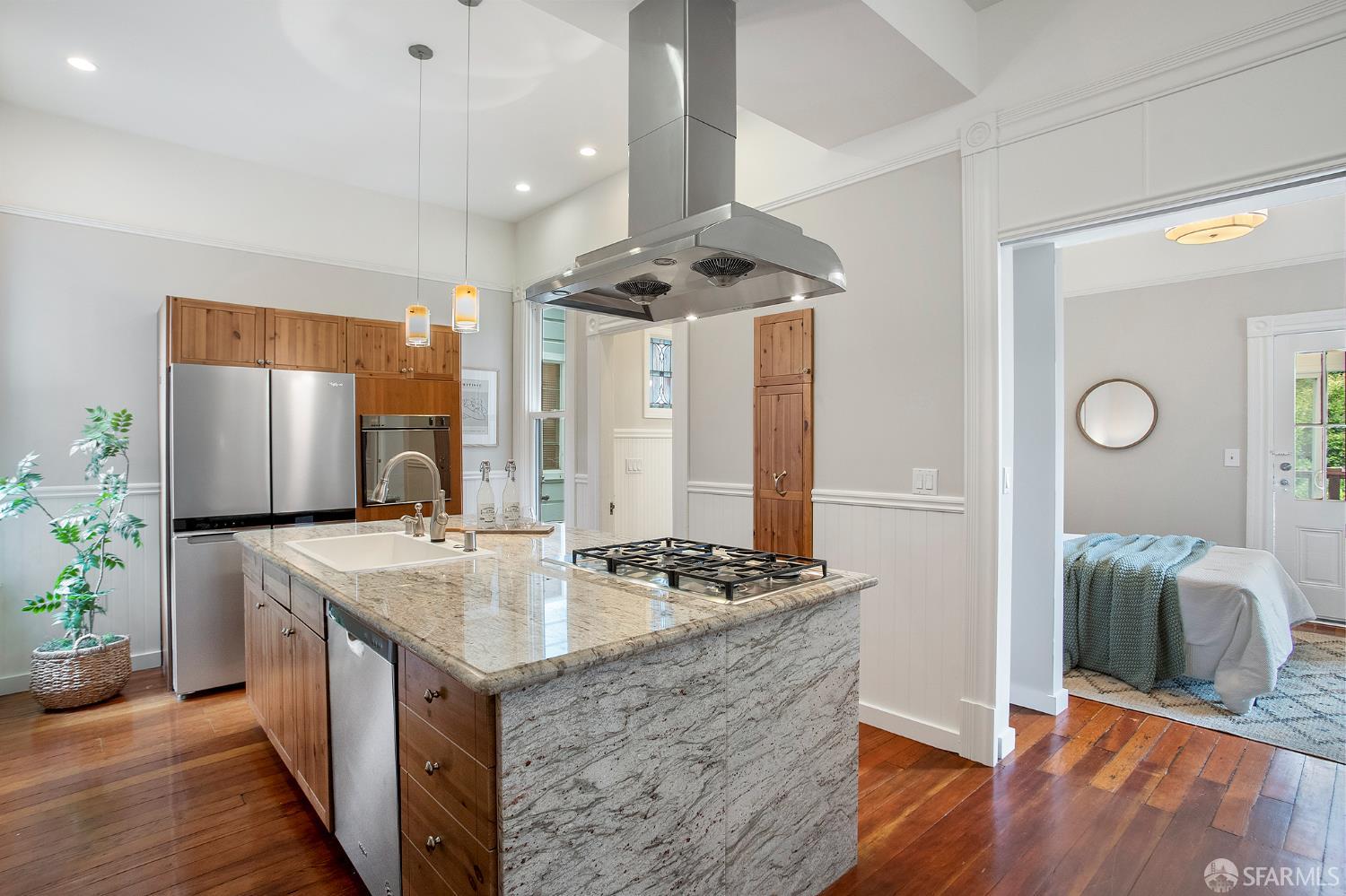 Detail Gallery Image 13 of 22 For 16 Henry St, San Francisco,  CA 94114 - 2 Beds | 1 Baths