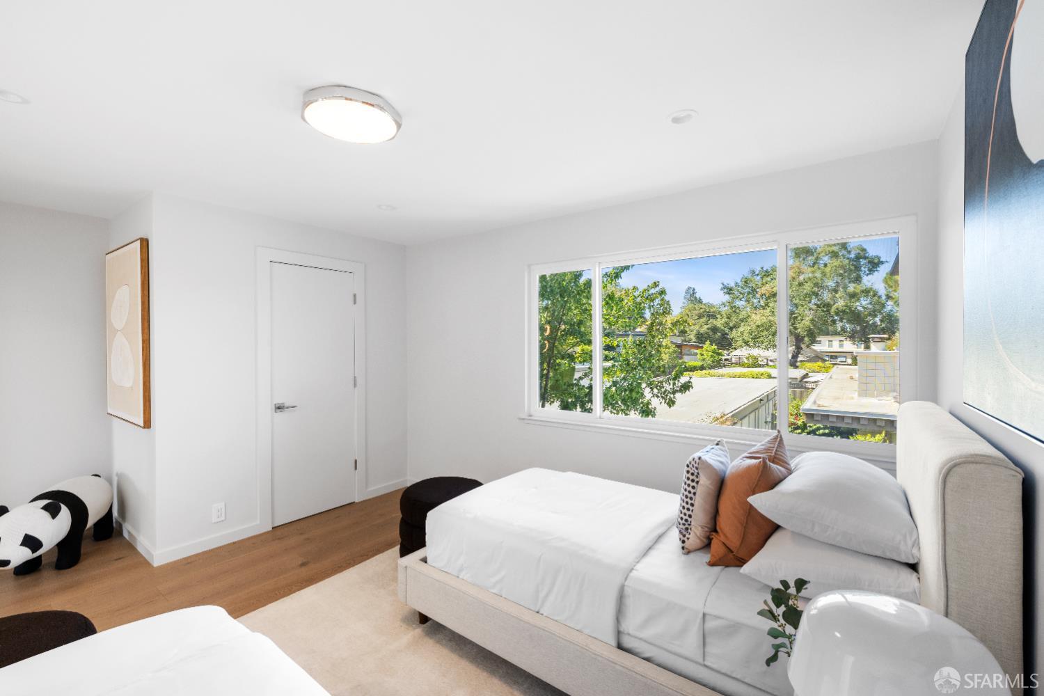 Detail Gallery Image 44 of 55 For 37 Los Altos Sqr, Los Altos,  CA 94022 - 2 Beds | 2/1 Baths