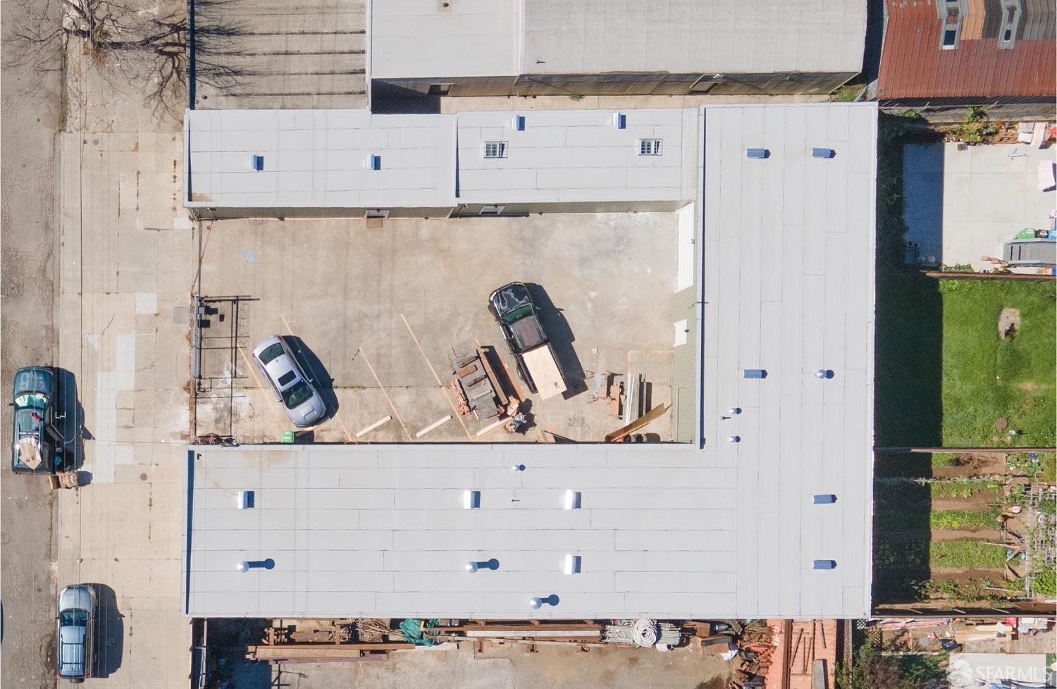 Detail Gallery Image 3 of 4 For 1580 Wallace Ave, San Francisco,  CA 94124 - – Beds | – Baths