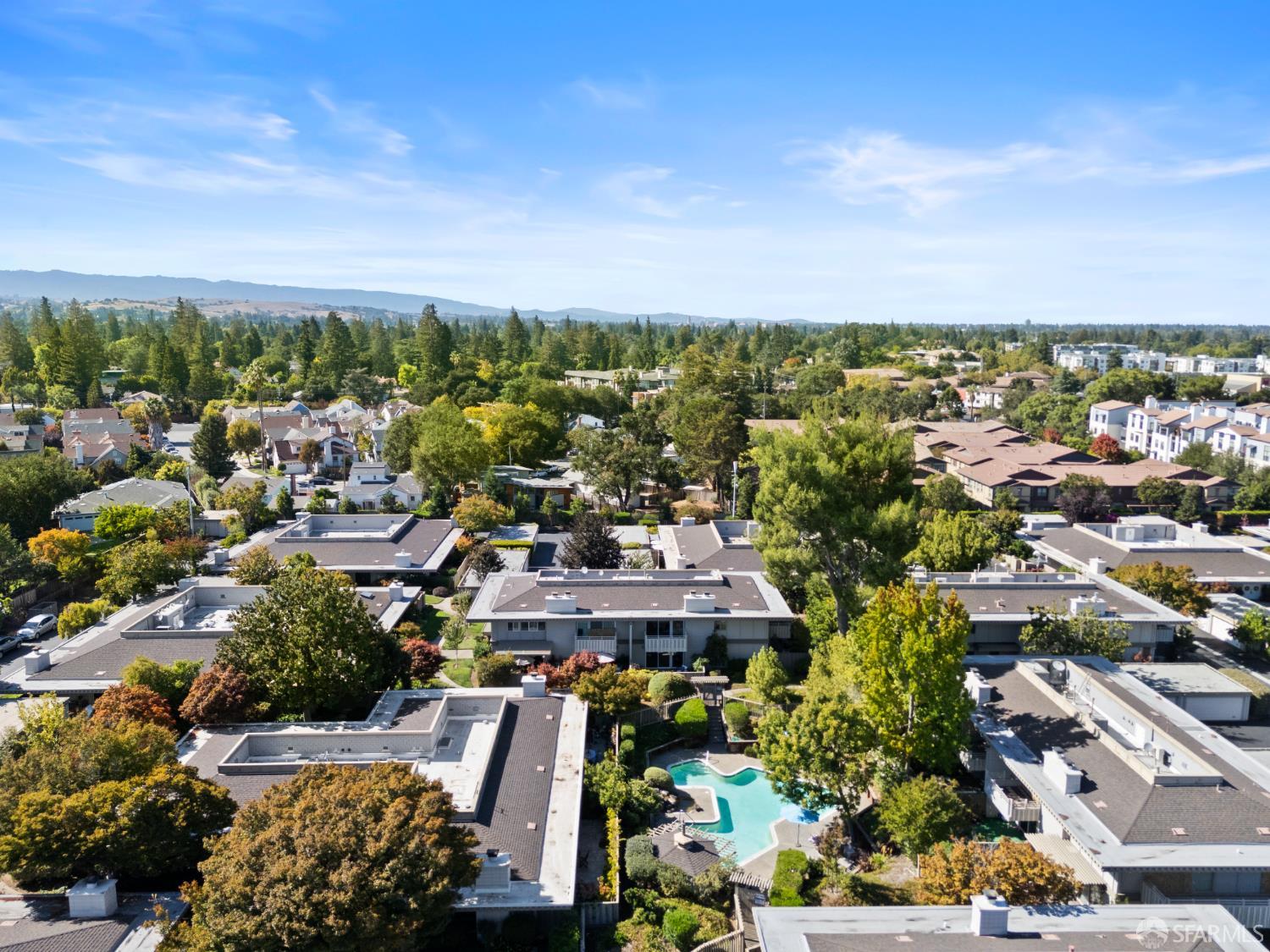 Detail Gallery Image 49 of 55 For 37 Los Altos Sqr, Los Altos,  CA 94022 - 2 Beds | 2/1 Baths