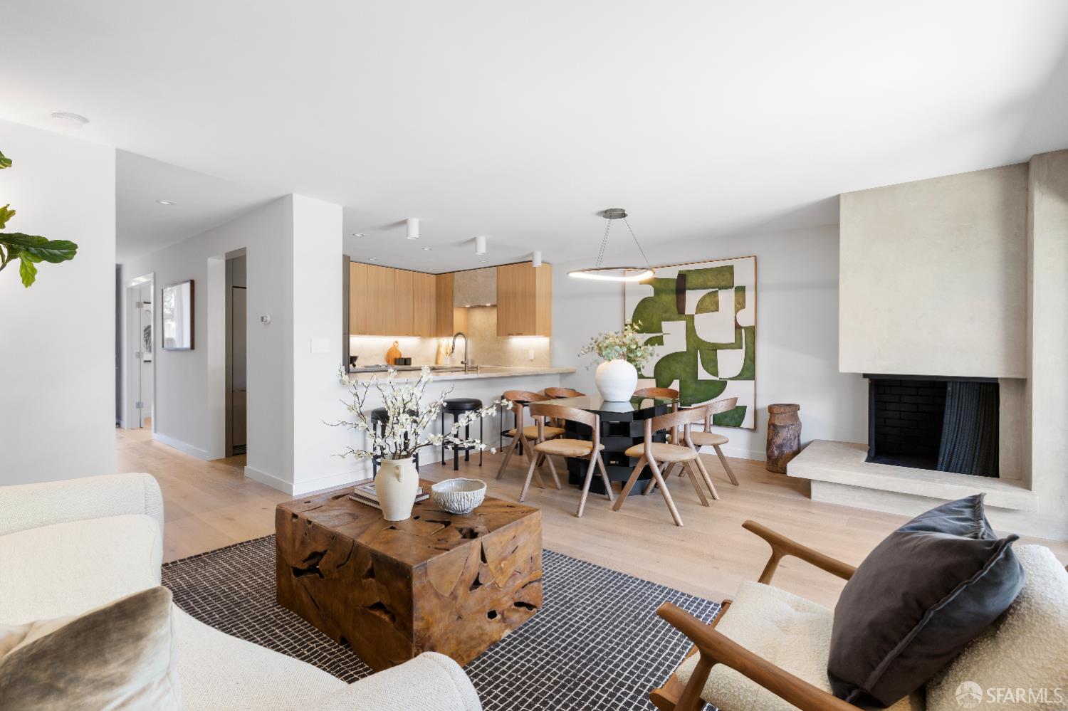 Detail Gallery Image 10 of 55 For 37 Los Altos Sqr, Los Altos,  CA 94022 - 2 Beds | 2/1 Baths