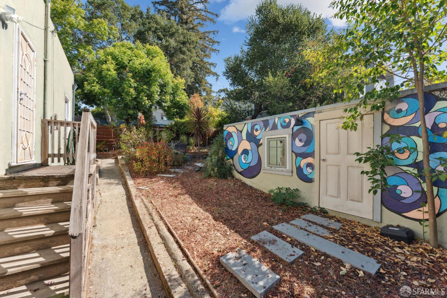 Detail Gallery Image 48 of 59 For 3900 Laurel Ave, Oakland,  CA 94602 - 2 Beds | 1 Baths