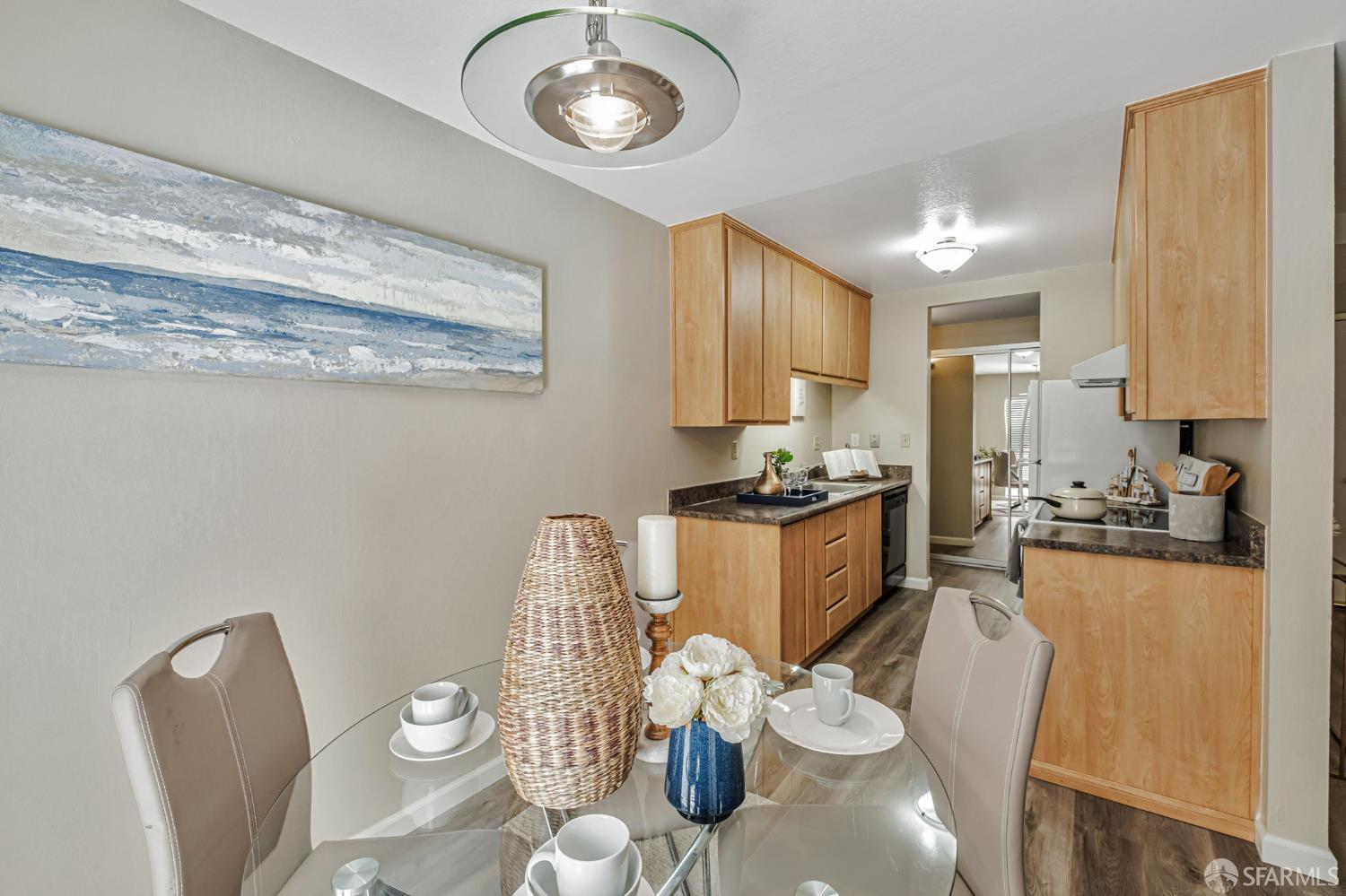 Detail Gallery Image 8 of 22 For 150 Sharene Ln #108,  Walnut Creek,  CA 94596 - 2 Beds | 2 Baths