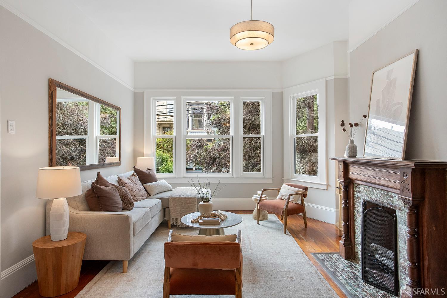 Detail Gallery Image 2 of 22 For 16 Henry St, San Francisco,  CA 94114 - 2 Beds | 1 Baths