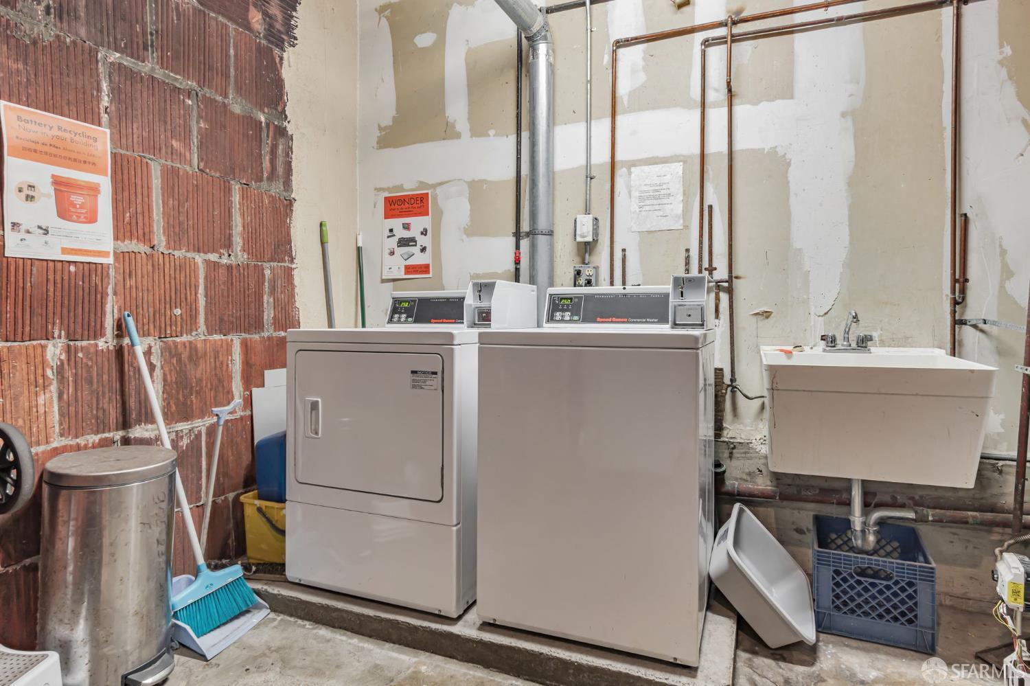 Detail Gallery Image 18 of 46 For 2201 Clement St, San Francisco,  CA 94121 - – Beds | – Baths