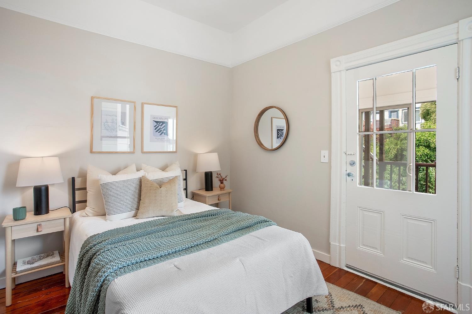 Detail Gallery Image 14 of 22 For 16 Henry St, San Francisco,  CA 94114 - 2 Beds | 1 Baths