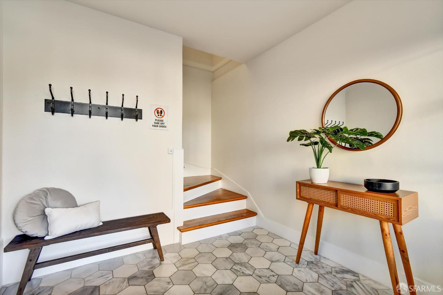 Detail Gallery Image 6 of 40 For 19 Robinson Dr, San Francisco,  CA 94112 - 3 Beds | 2 Baths