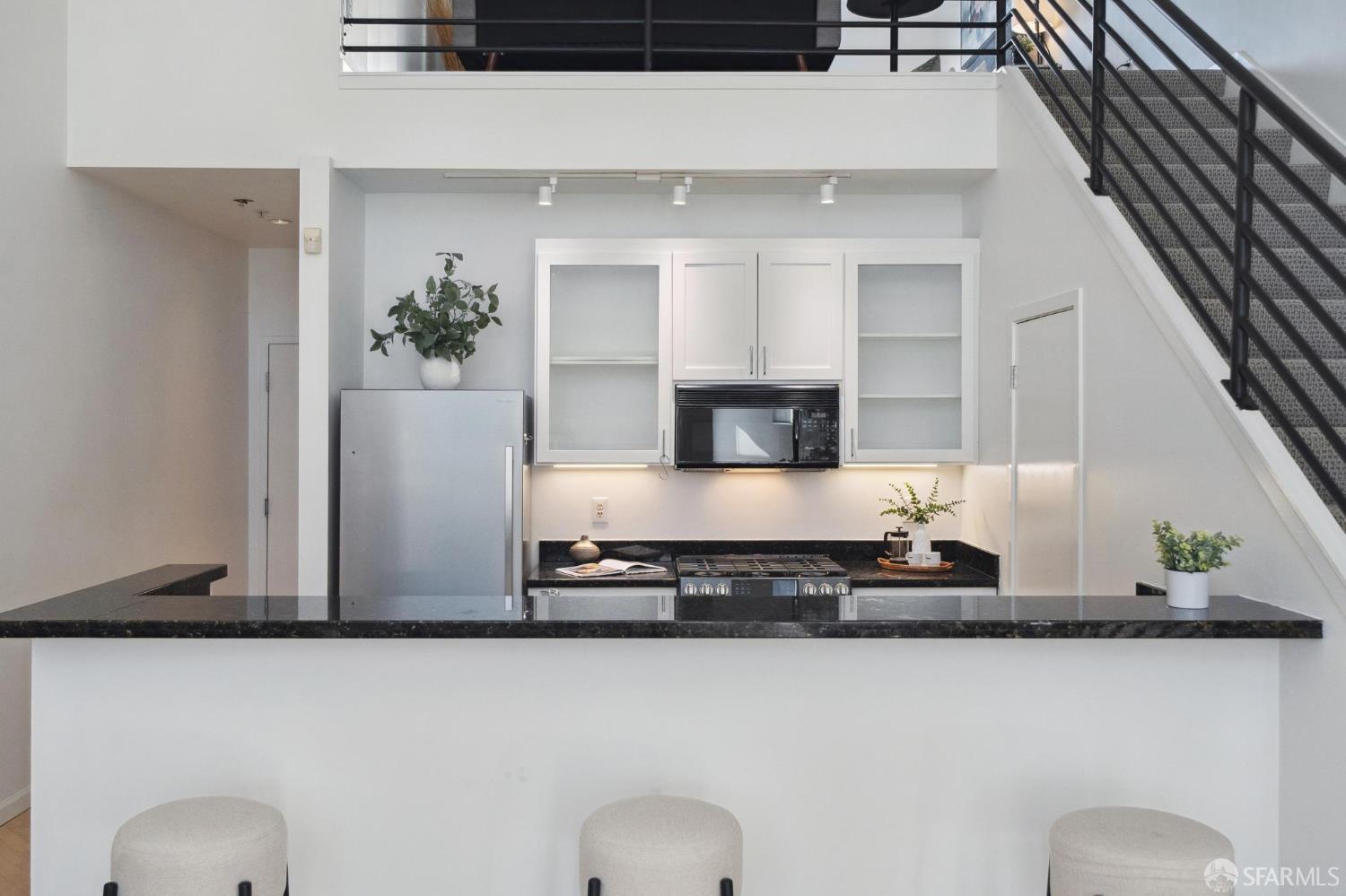Photo #11: 425075857 Listing: Photo #11