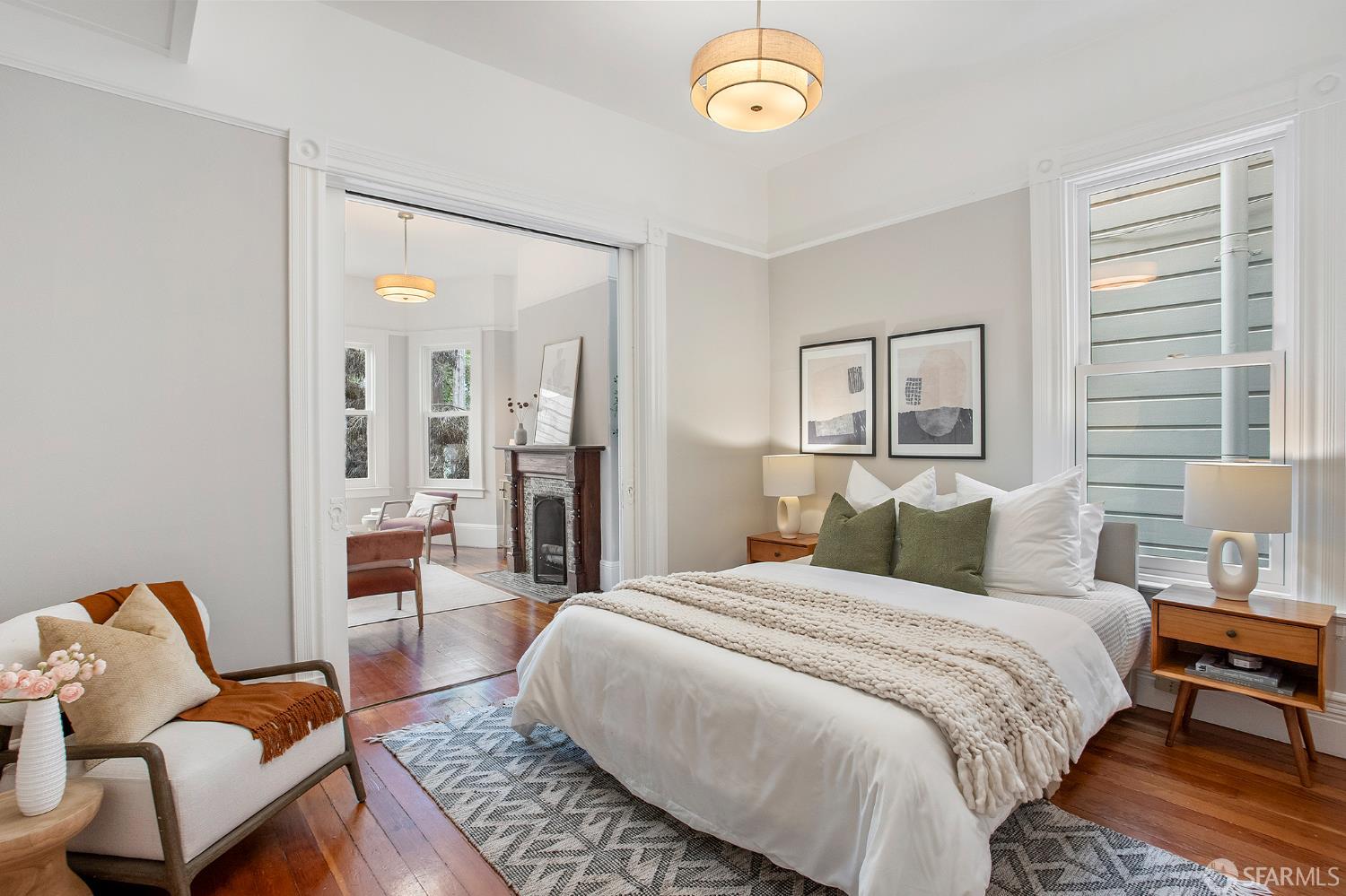 Detail Gallery Image 5 of 22 For 16 Henry St, San Francisco,  CA 94114 - 2 Beds | 1 Baths