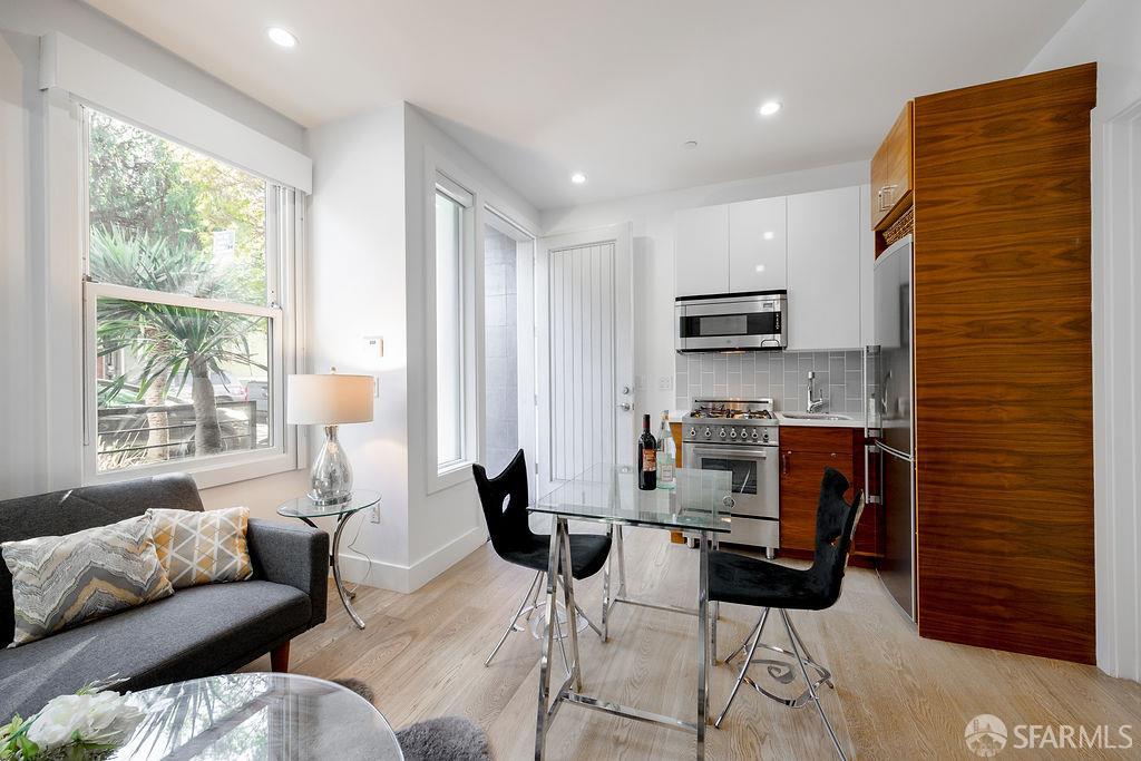 Photo #4: 425076932 Listing 