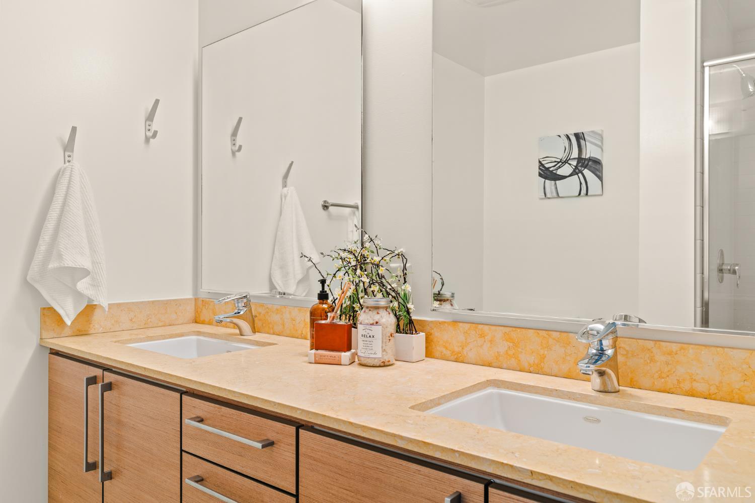Detail Gallery Image 5 of 44 For 200 2nd St #401,  Oakland,  CA 94607 - 3 Beds | 2 Baths