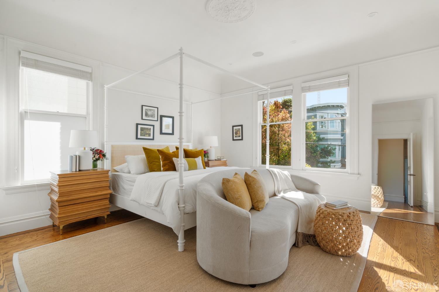 Detail Gallery Image 25 of 64 For 199 Carl St, San Francisco,  CA 94117 - 5 Beds | 4/2 Baths